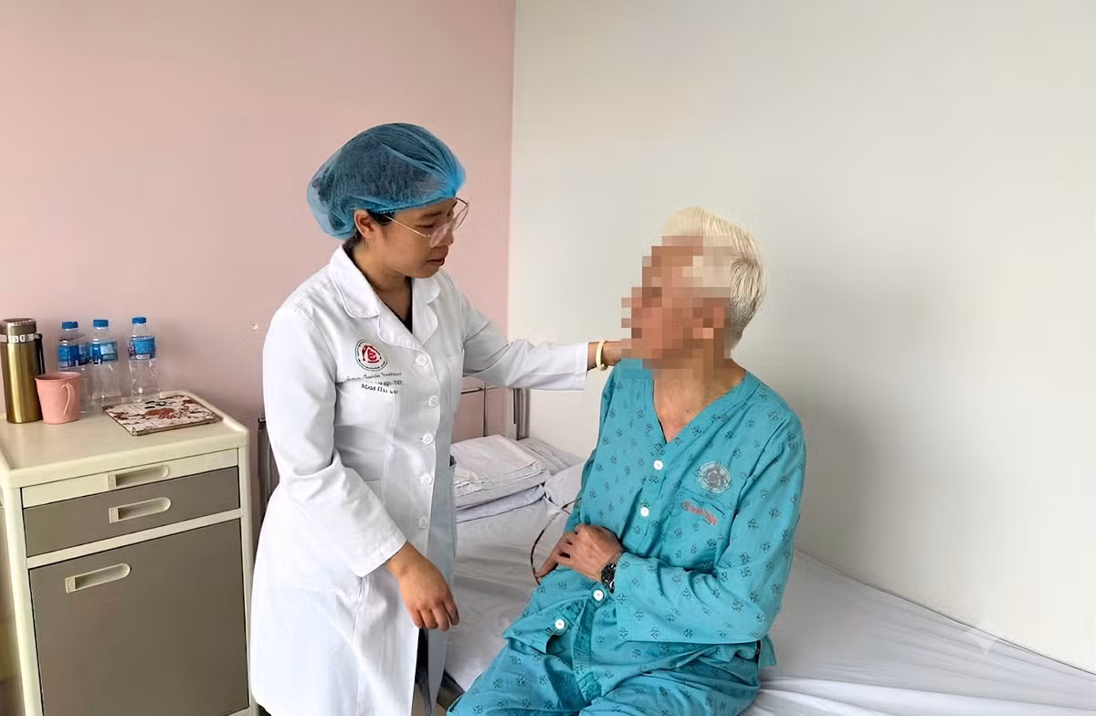 Vú sưng to không đau: Cụ ông 84 tuổi bất ngờ phát hiện mắc ung thư vú hiếm gặp